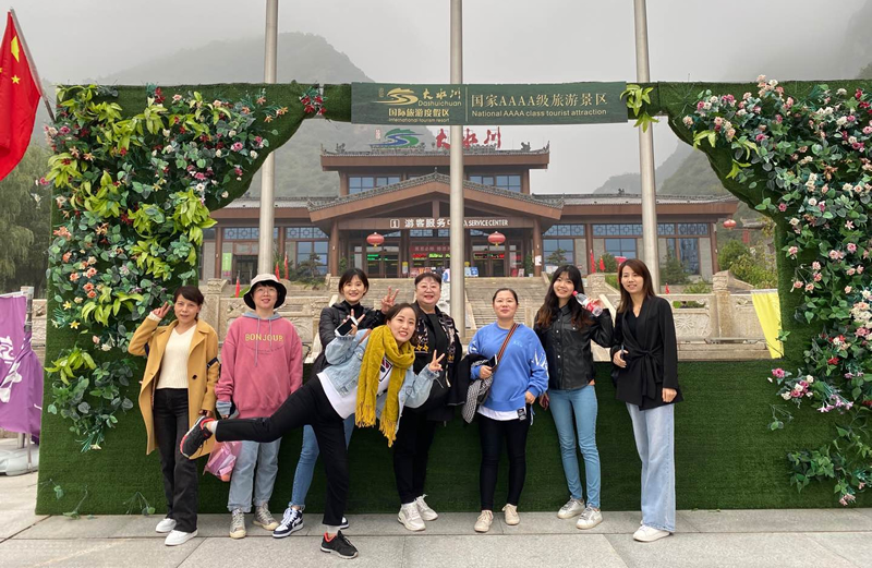 大水川美女合影 大水川美女合影