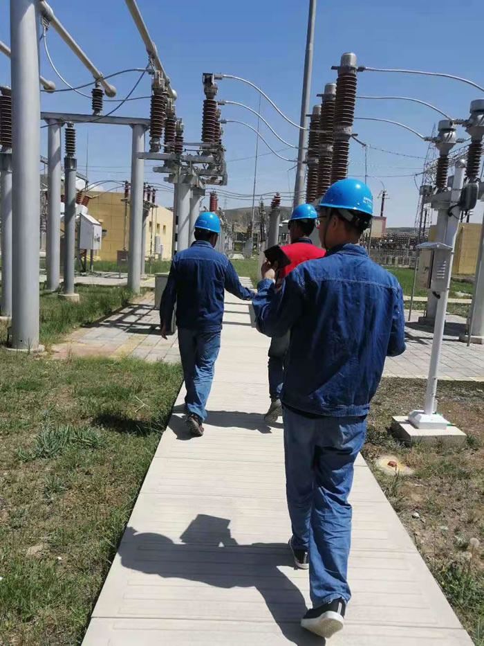 免維護(hù)吸濕器安裝現(xiàn)場(chǎng) 免維護(hù)吸濕器安裝現(xiàn)場(chǎng)